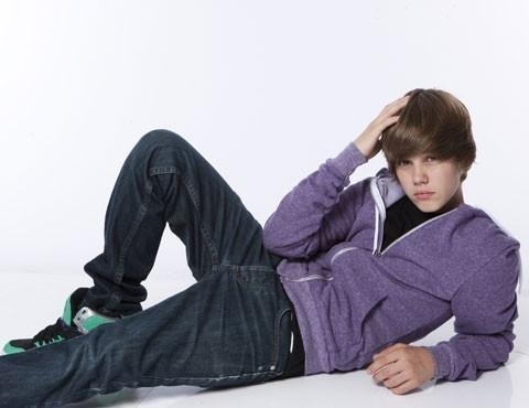http://images2.fanpop.com/image/photos/9000000/Justin-Photoshoot-justin-bieber-9049030-480-370.jpg