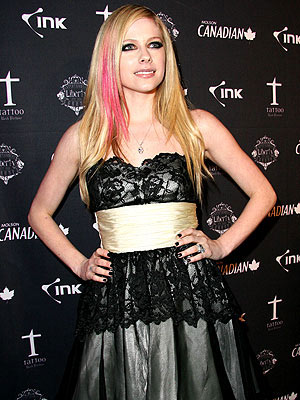 http://img2.timeinc.net/people/i/2008/startracks/080414/avril_lavigne300.jpg