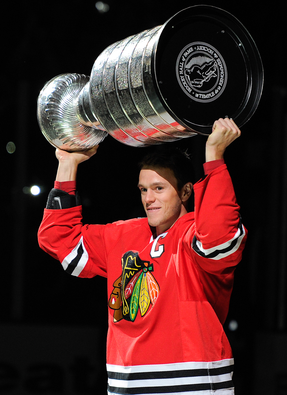 toews hoisting the cup