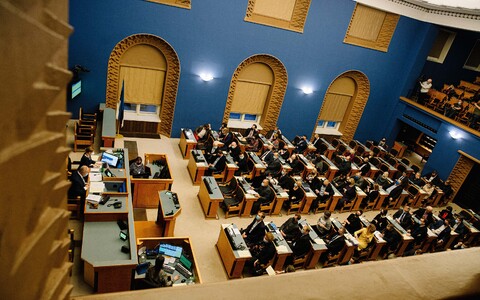 Riigikogu saal.