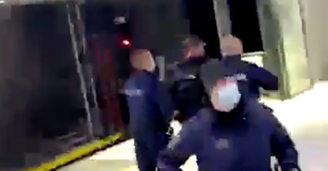 VIDEO: Politsei ajas Espoos noorte kogunemise laiali