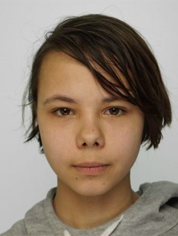Полиция просит помощи в поисках пропавшей в Кохтла-Ярве 13-летней Анны. Она может находиться в Нарве или Таллинне