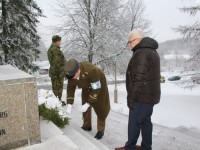 Vabadussõjas langenute mälestuspäeval Otepää Vabadussamba juures. Foto: Monika Otrokova