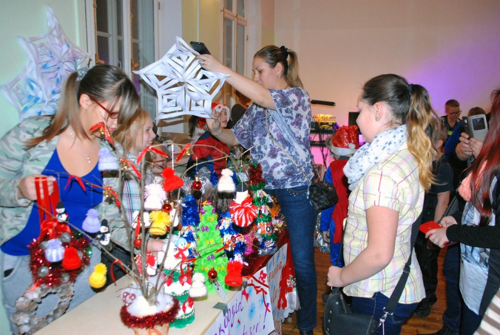 Sindi gümnaasiumi jõululaat 2015 aastal Foto Urmas Saard
