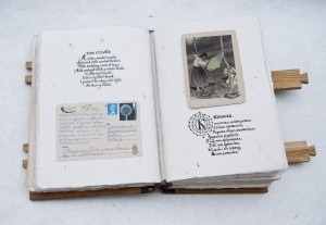 “Unikaalsete kultuuride Noa laev. Hutsuulid”. Foto: Rahvusraamatukogu