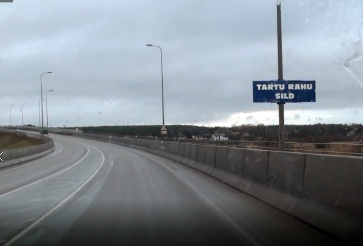 Ihaste sillast on üleöö saanud TARTU RAHU SILD 02.02.2020. Lugeja saadetud foto