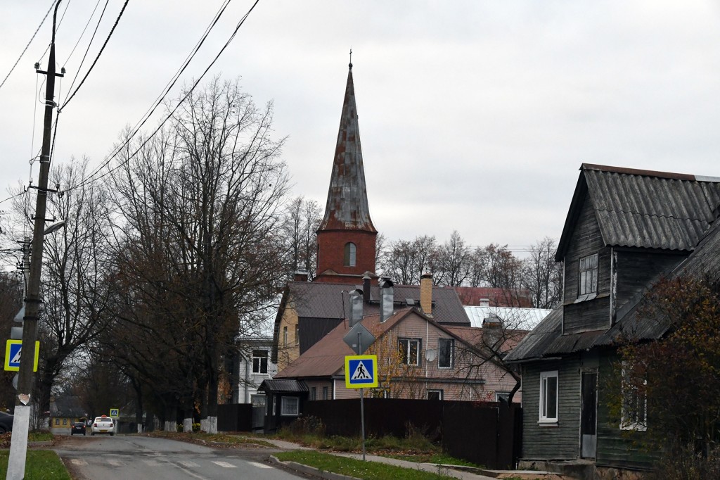 Sealpool kontrolljoont asuv Petseri. Foto Urmas Saard