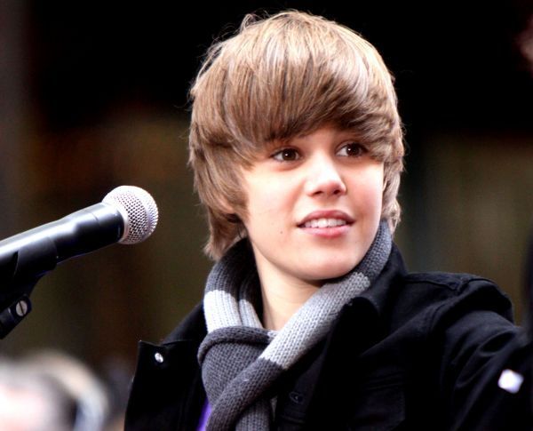 http://2.bp.blogspot.com/_3JeSy9Ew1iU/THXoWu8UGeI/AAAAAAAACzU/OQAGSOQRAUM/s1600/Justin-Bieber-justin-bieber.jpg