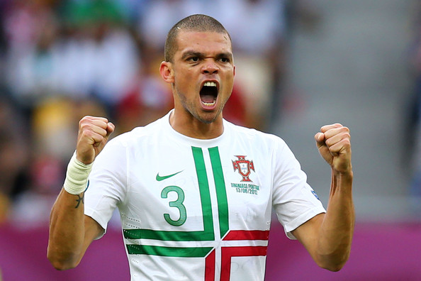 http://www1.pictures.zimbio.com/gi/Pepe+UEFA+EURO+2012+Matchday+6+Pictures+Day+R84FcwOLiLwl.jpg