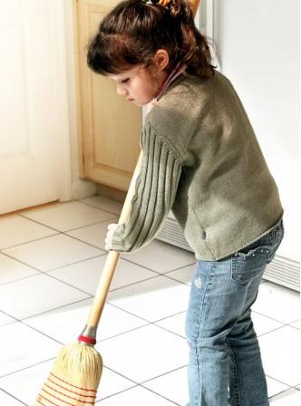 http://www.mychildhealth.net/wp-content/uploads/2009/04/child-cleaning-room.jpg