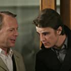 Bruce Willis and Josh Hartnett in Lucky Number Slevin (2006)