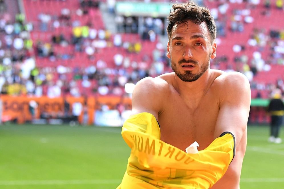 Mats Hummels nach dem Spiel: Der Weltmeister von 2014 bekam einen Tritt ins Gesicht ab.